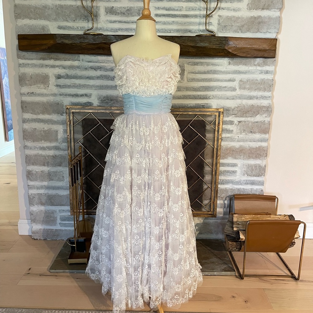 Elegant White and Blue Lace Strapless Gown
